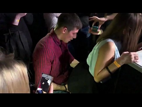 ❤️ Tikras seksas rusų naktiniame klube. 18-metė rusų mergina išangėje ir makštyje dulkinama naktiniame klube ️❌ Dulkinimo video prie lt.pornhills-com.ru ❌️